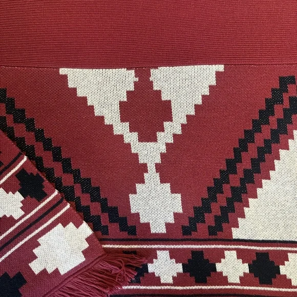 Authentic L’AGENCE Austin Jacquard Cape in Red Aztec | Size XXS - Picture 12 of 12